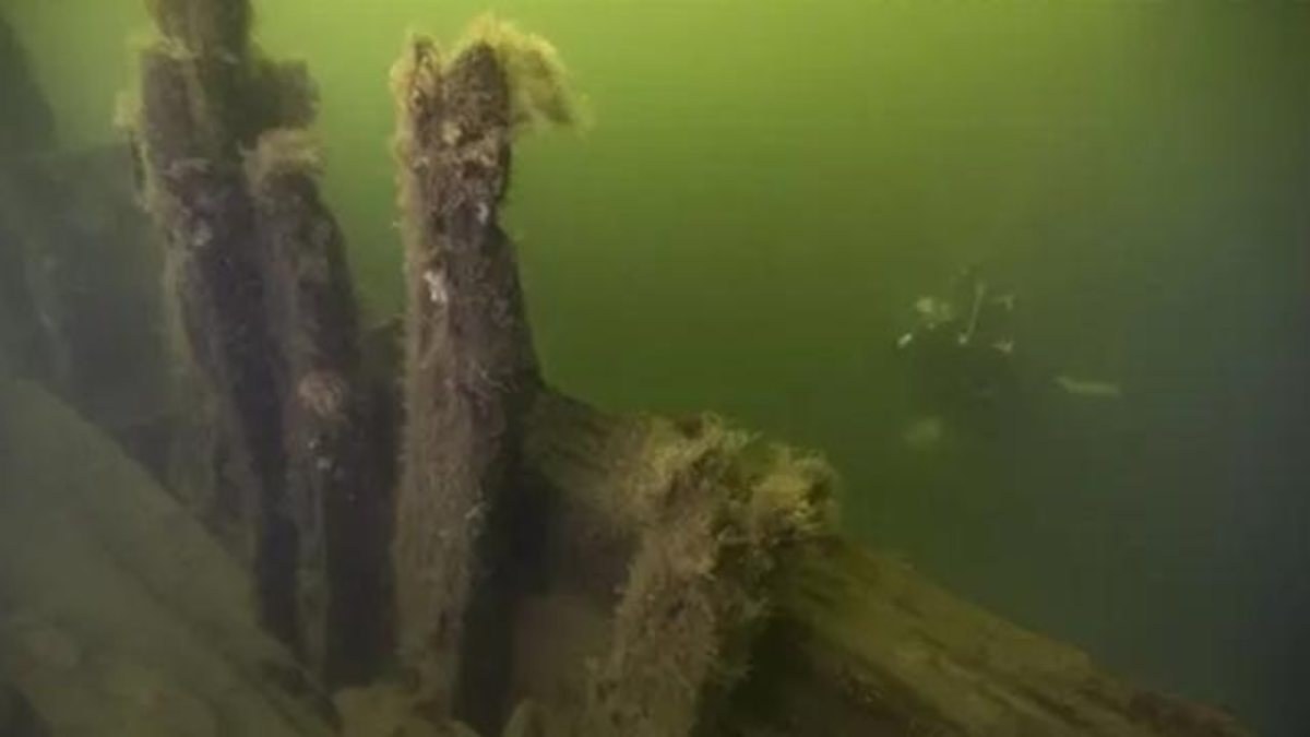 İsveç’te, 300 yıllık savaş gemisi enkazı bulundu