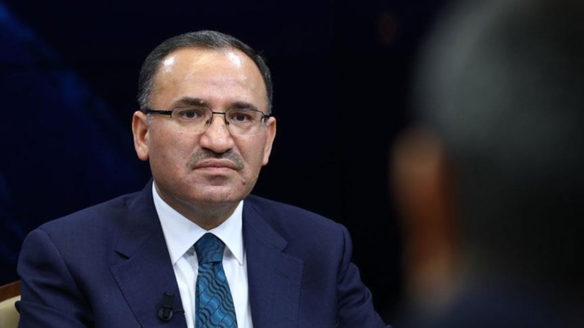 Bekir Bozdağ: Anayasa teklifi Cumhurbaşkanı Erdoğan'a sunuldu