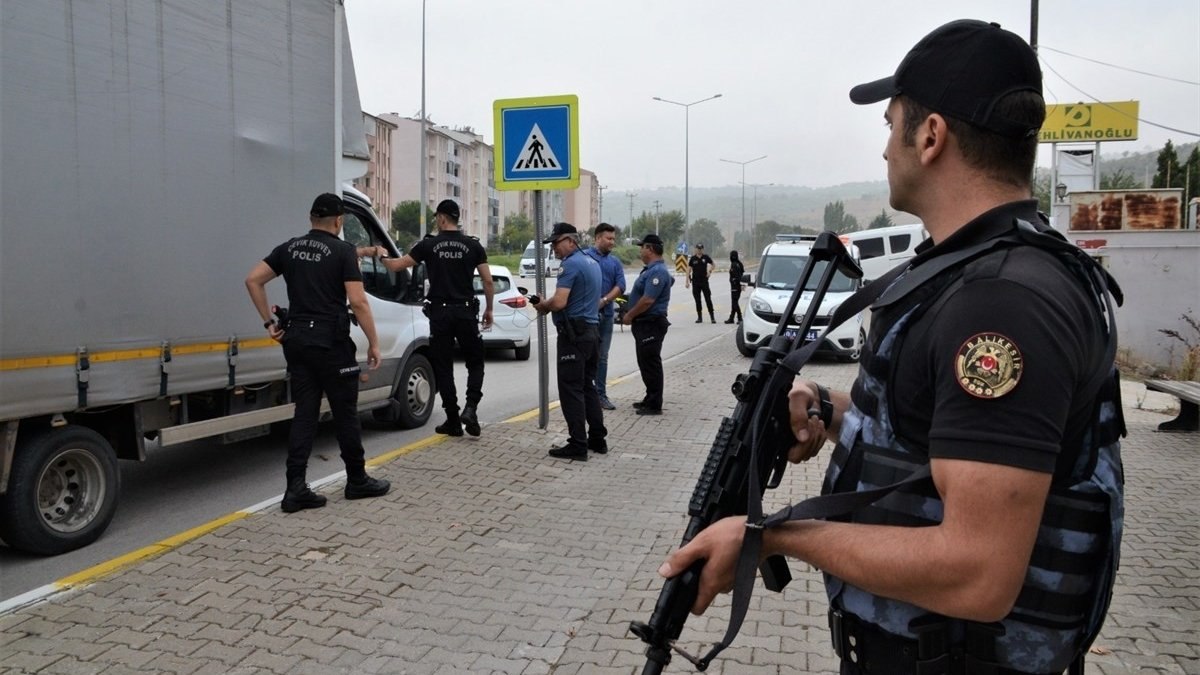 Türkiye genelinde ‘huzur güven’ uygulaması: 1270 kişi yakalandı
