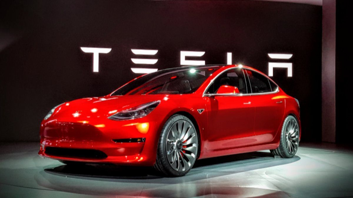Tesla, 24 bin Model 3 aracını geri çağırıyor