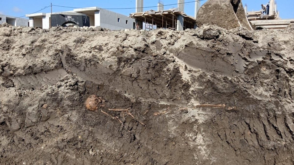 Büyükçekmece'deki inşaat kazısında iskeletler bulundu