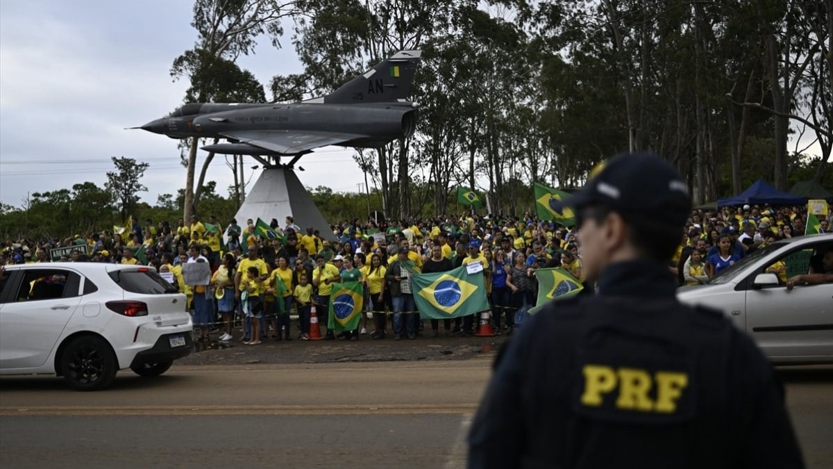 Brezilya'da Bolsonaro destekçileri orduyu darbe yapmaya çağırdı