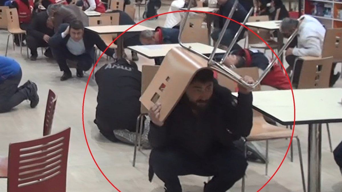Çankırı'da tatbikat anında sandalyenin altında korundu