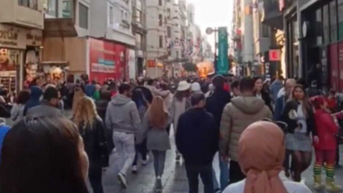 Taksim'deki patlama anı kameraya yansıdı