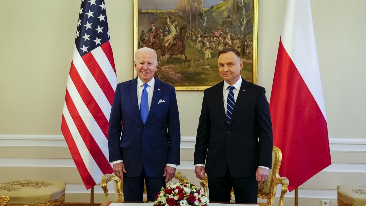 Biden, Polonyalı mevkidaşı Duda ile telefonda görüştü