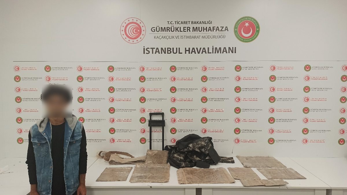 İstanbul Havalimanı’nda, keçeye emdirilmiş morfin ele geçirildi