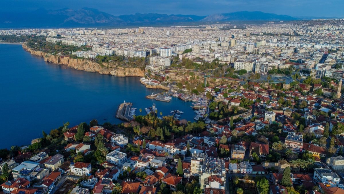 Antalya'da yabancıya konut satışı İstanbul'u geçti