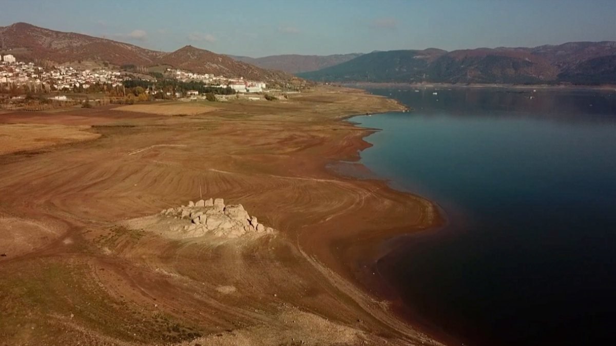 Tokat Almus Baraj Gölü'nde su, yüzde 28,8 seviyesine geriledi