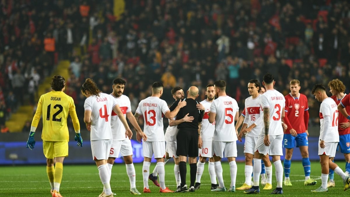 Cüneyt Çakır, hakemlik kariyerini sonlandırdı