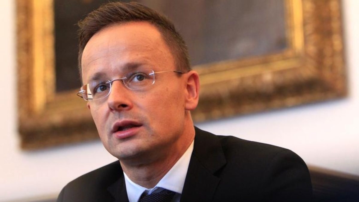 Macaristan Dışişleri Bakanı, Rusya'da nükleer enerji fuarına katıldı