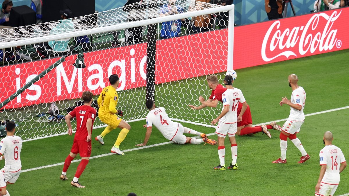 Andreas Cornelius'un kaçırdığı pozisyon