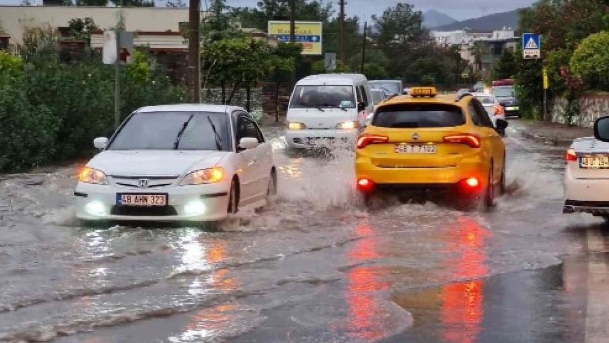Meteoroloji’den Muğla’ya kuvvetli sağanak ve fırtına uyarısı
