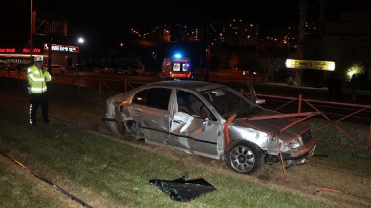 Kayseri'de tramvay yoluna giren sürücü plakaları söküp kaçtı