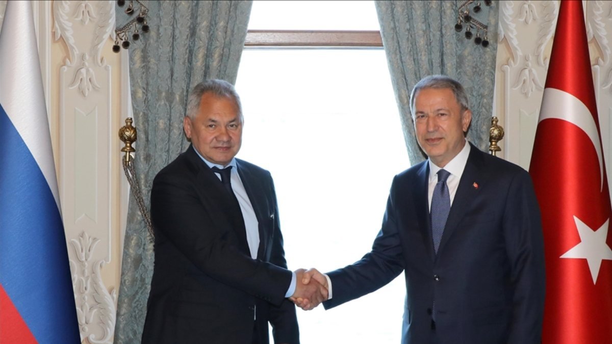 Hulusi Akar, Sergey Şoygu ile görüştü