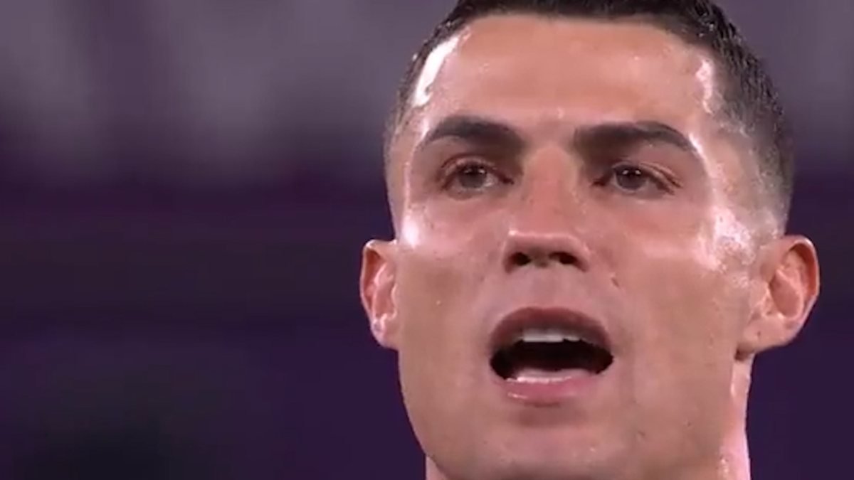 Cristiano Ronaldo, milli marş sırasında gözyaşlarını tutamadı