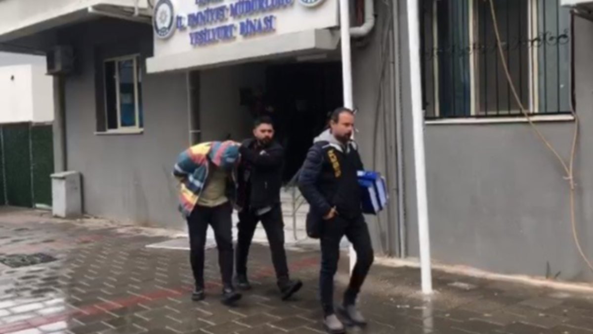 İzmir'de dolandırıcı operasyonu: 3 gözaltı 