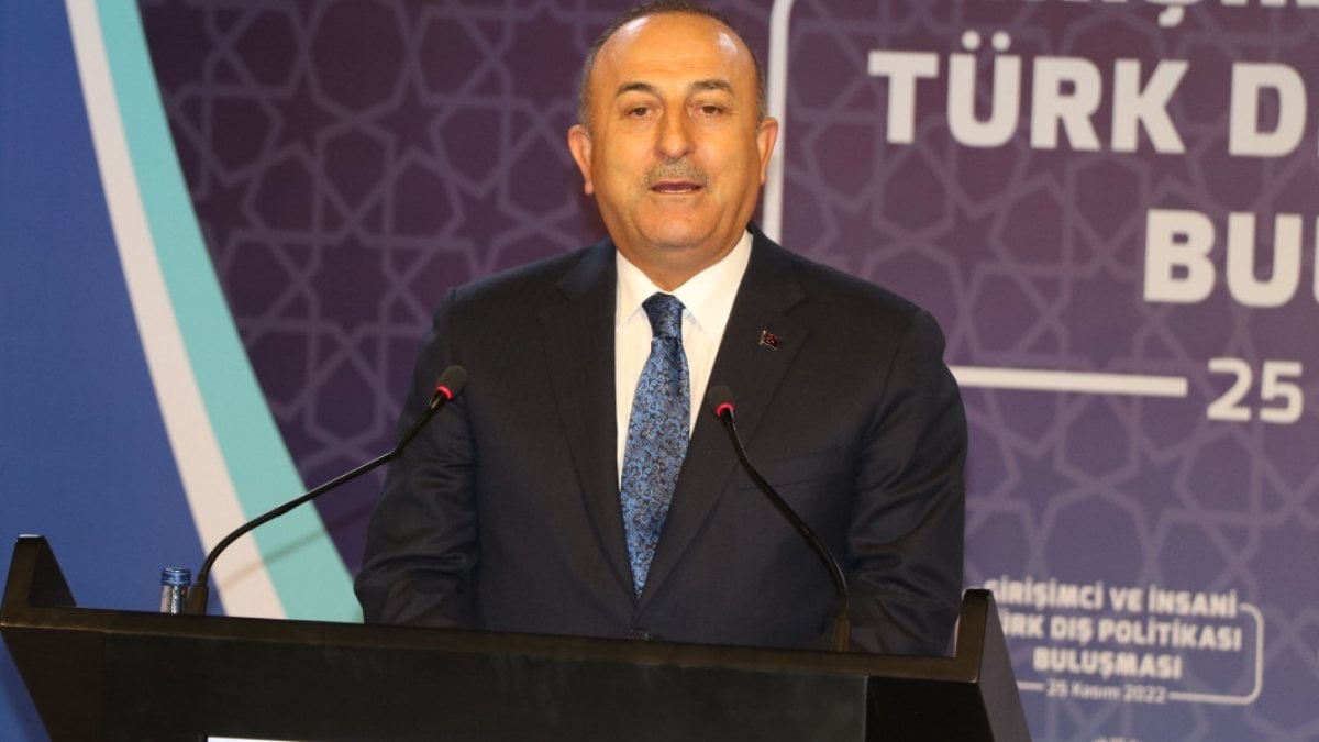Mevlüt Çavuşoğlu: Teröristleri bu bölgelerden temizlememiz lazım