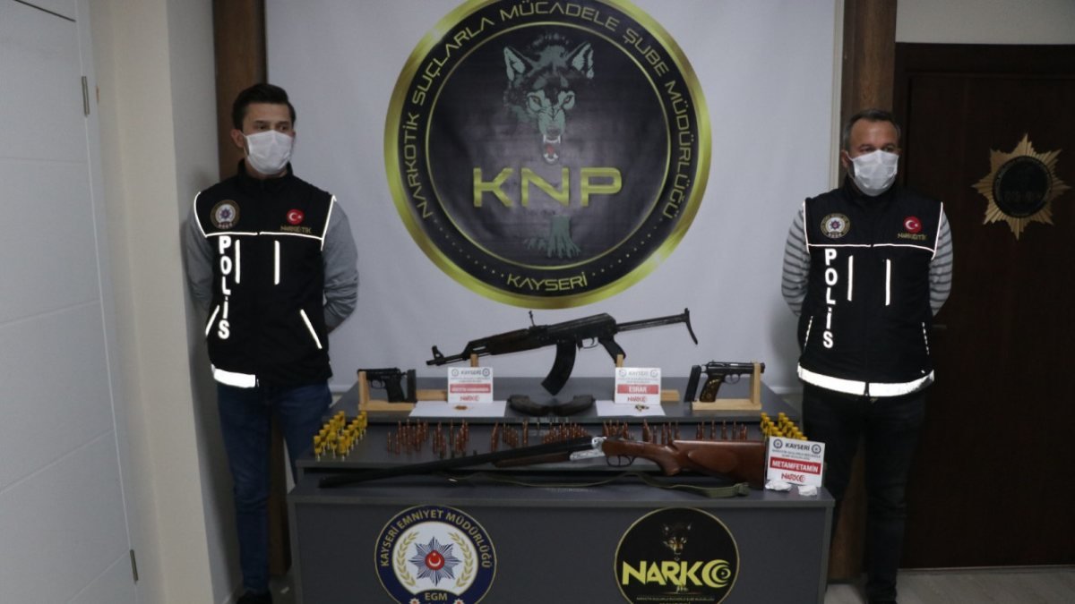 Kayseri'de uyuşturucu operasyonunda uzun namlulu silah bulundu 
