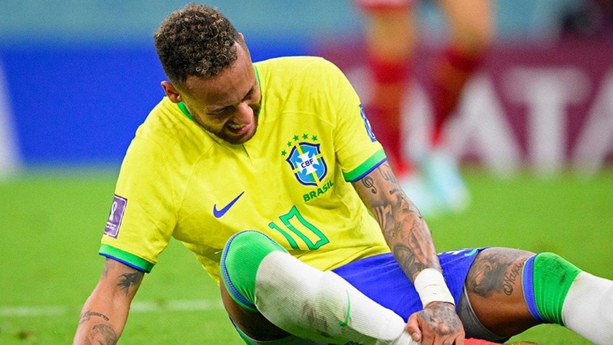 Brezilya'da Neymar şoku! Neymar Dünya Kupası'na devam edecek mi? Bileğini gören şok oldu..