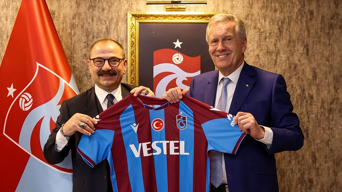 Eski Almanya Cumhurbaşkanı Wulff'tan Trabzonspor'a ziyaret