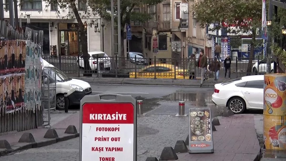 Beyoğlu’nda polisler ile şüpheliler arasında çatışma 