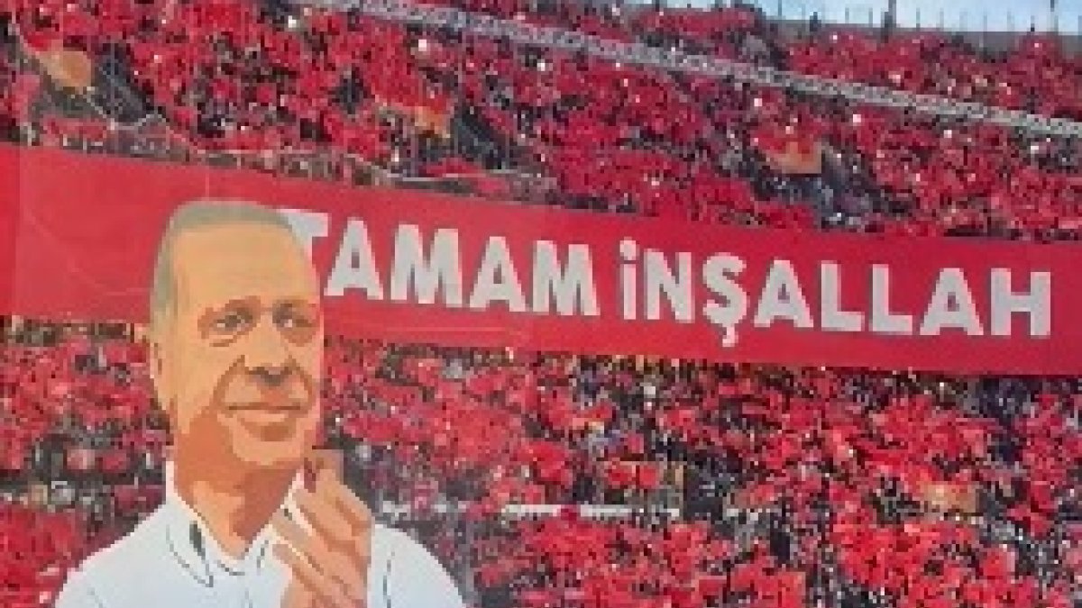 İstanbul mitinginde Cumhurbaşkanı Erdoğan'a anlamlı kareografi