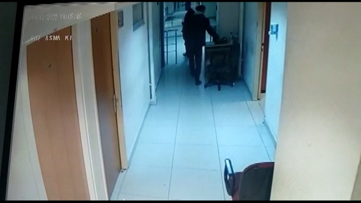 Esenyurt'ta adliyede polisin çantasını çalan şüpheli tutuklandı