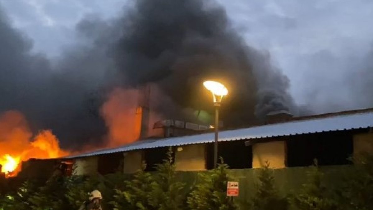 İstanbul Esenyurt'ta fabrika yangını