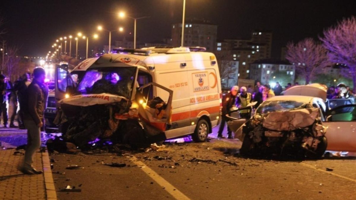 Kayseri'de 7 kişiyi öldüren otomobil sürücüsü aileye taziyede bulundu 