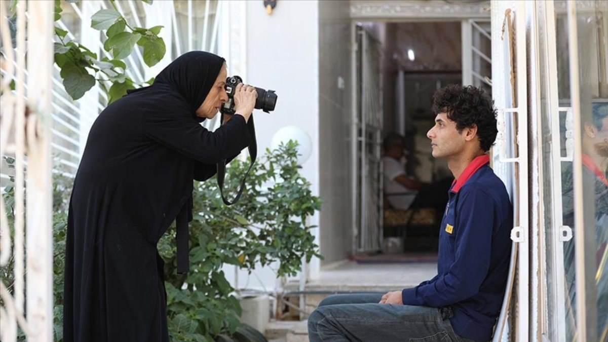 Irak'ta asırlık olma yolunda ilerleyen fotoğrafçı kadın mesleğini aşkla yapıyor