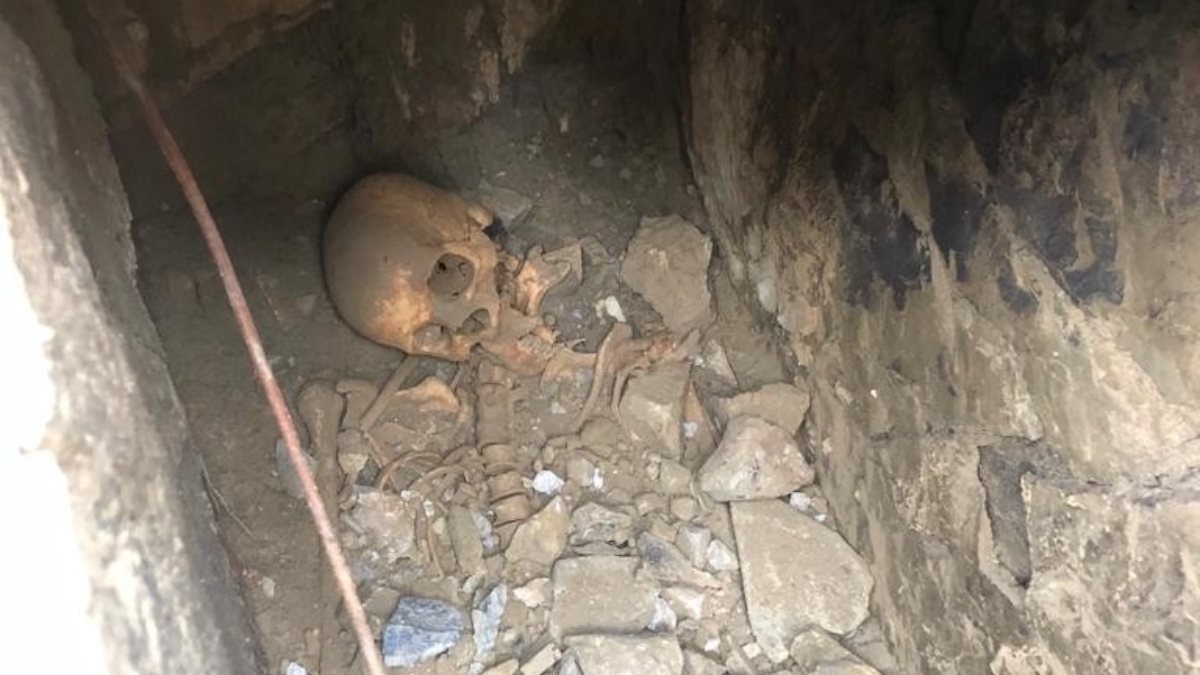 İstanbul'da kazı çalışması yapılırken topraktan kafatası çıktı