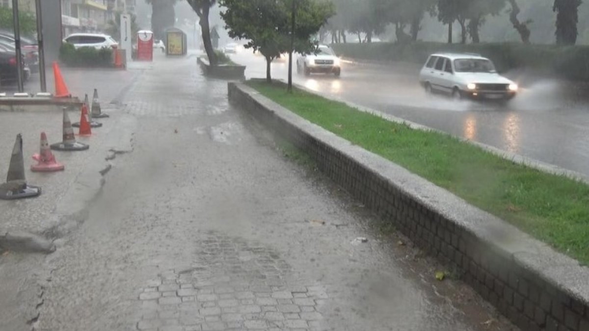 Meteoroloji'den Aydın'a kuvvetli yağış uyarısı