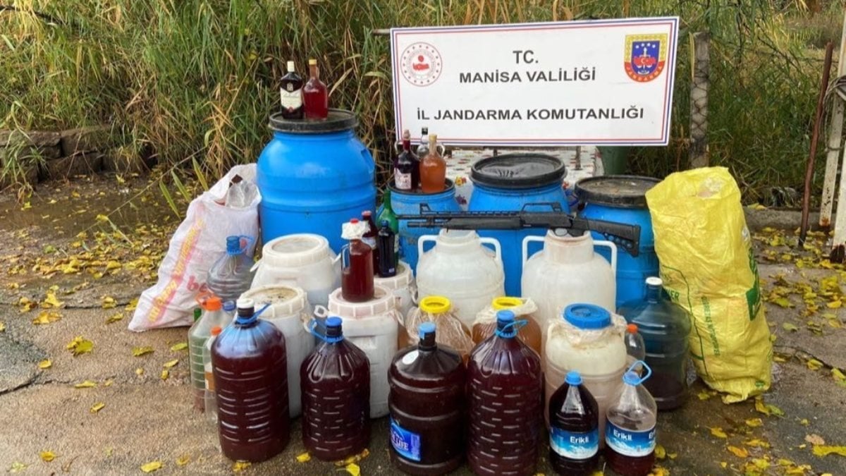 Manisa'da bin litre sahte alkol yakalandı 