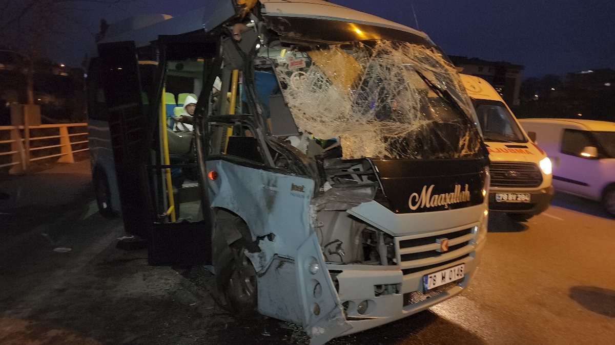 Karabük'te minibüs ile otobüs çarpıştı: 14 yaralı 