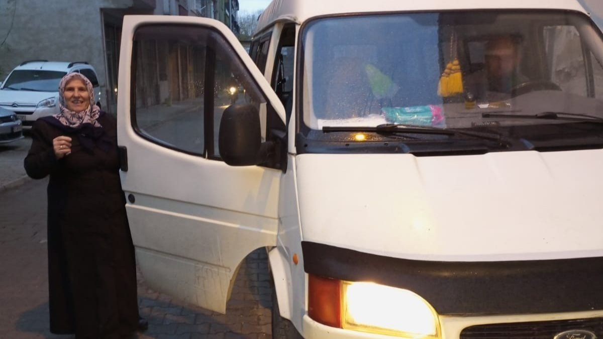 Samsun’da, yeri unutulan minibüsü polis buldu 
