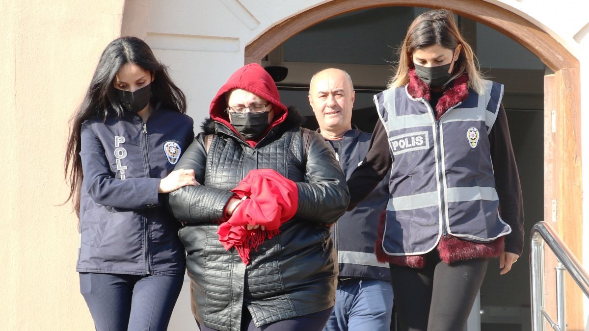 Antalya polisi, 16 ayrı suçtan aranan kadını yakaladı