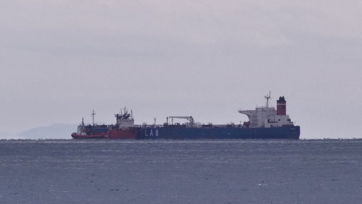 Rus petrolü taşıyan gemiler İstanbul ve Çanakkale açıklarında beklemeye başladı 