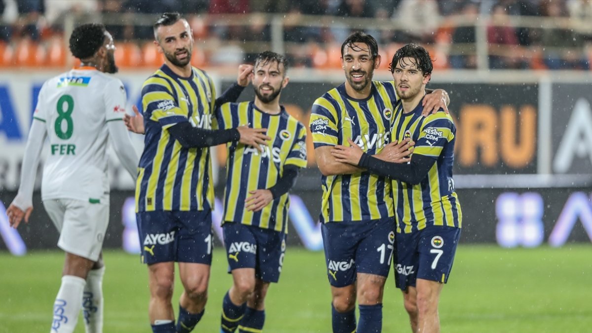 Fenerbahçe, Alanyaspor'u dört golle geçti