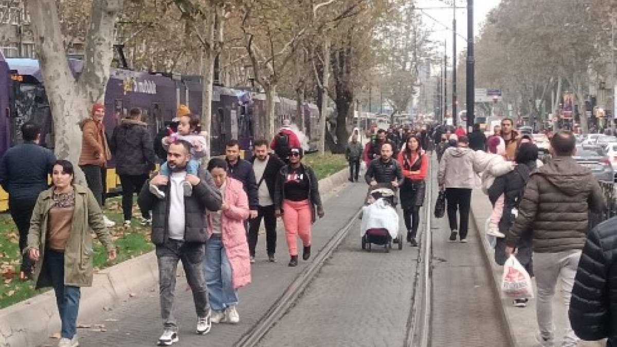 İstanbul'da tramvay arızası seferleri aksattı