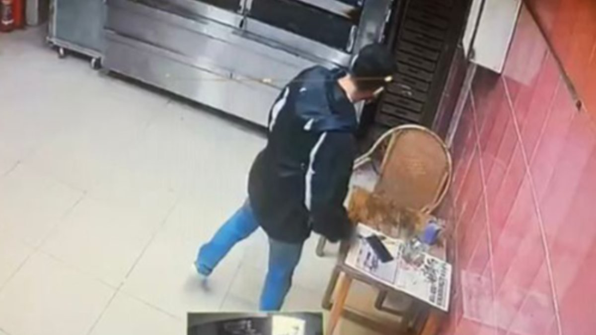 İzmir’de telefon hırsızlığı yapan şahıslar yakalandı