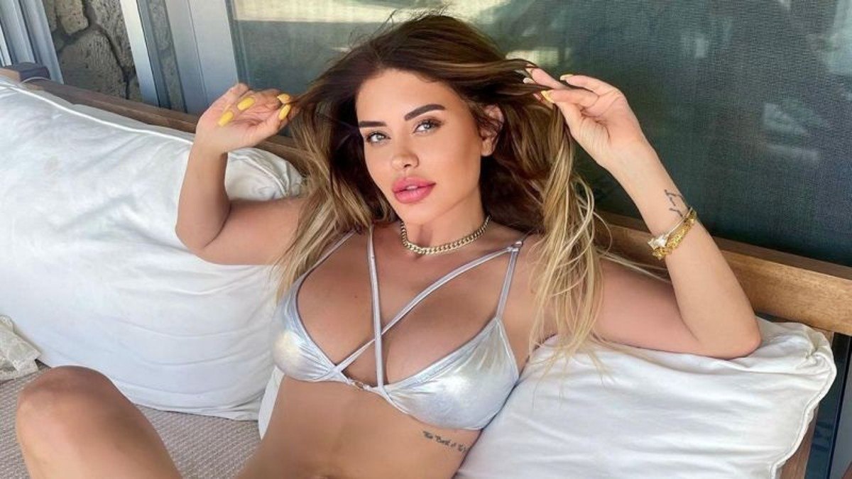 Ebru Polatın cesur avatarları mest etti! Bir insanın avatarı bile seksi  ve cool olabilir mi?