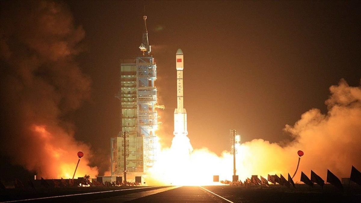 Çin, iki yer gözlem uydusunu uzaya fırlattı