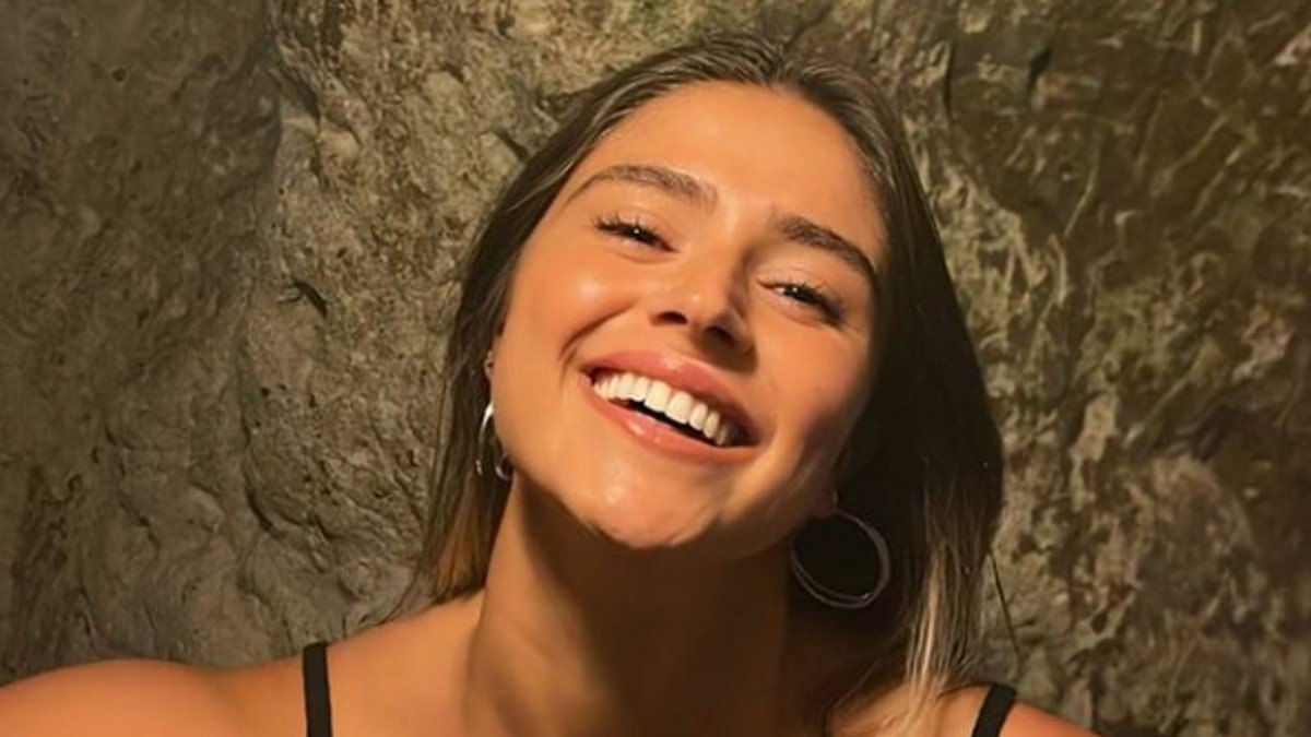 Survivor Ayşe Yüksel mini etekli tenis kombiniyle instagramı yaktı geçti! 'Afet misin?'