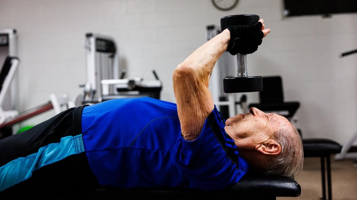 ABD'de 100 yaşındaki Les Savino, haftanın 5 günü spor yapıyor