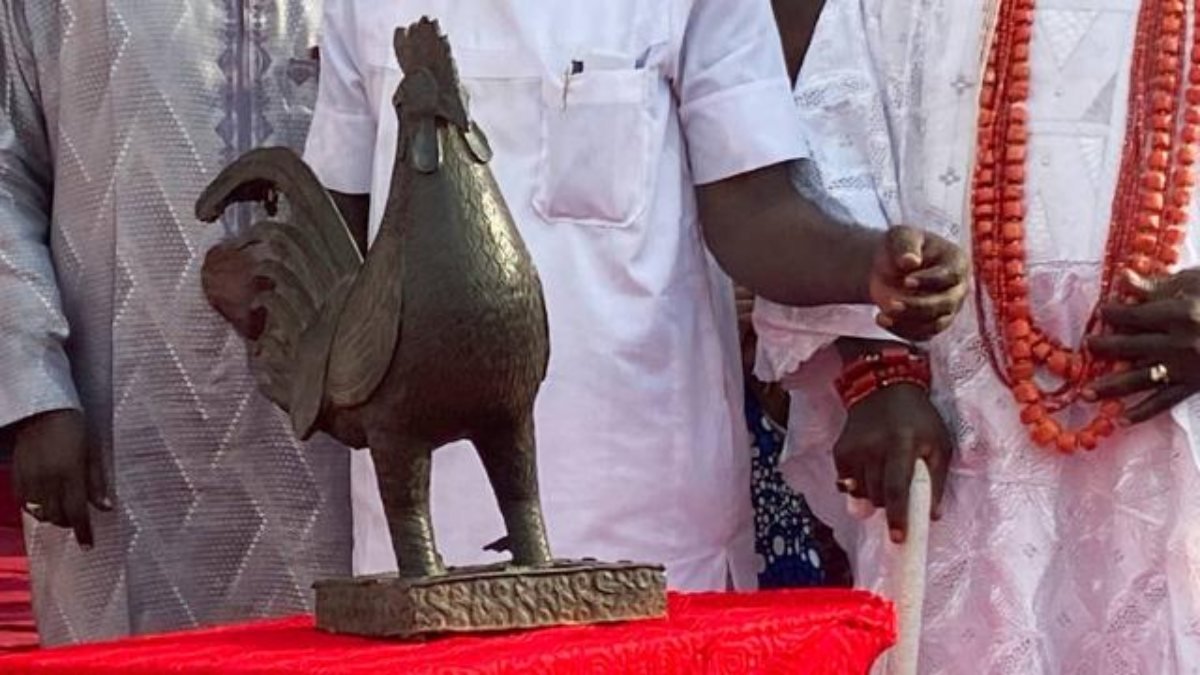 Cambridge Üniversitesi, Nijerya’ya 116 bronz heykeli iade edecek
