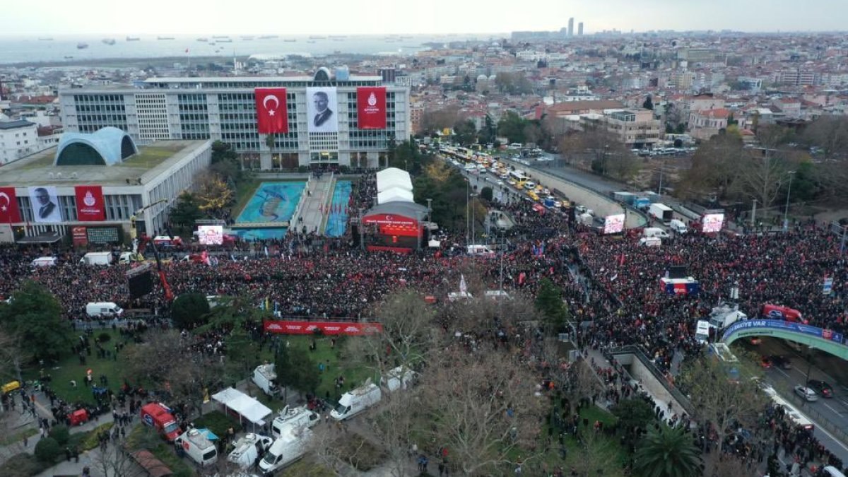 6'lı masanın Saraçhane mitingi beklenen ilgiyi görmedi