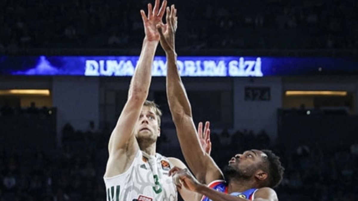 Anadolu Efes, Panathinaikos'u mağlup etti