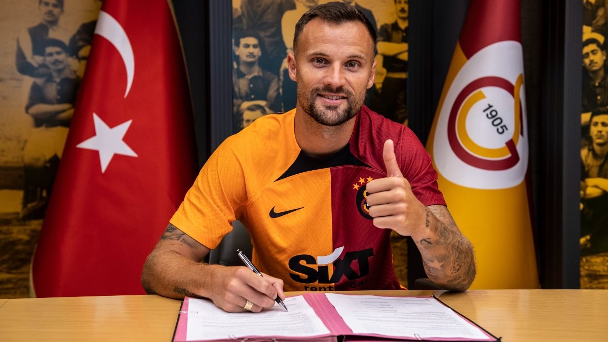 Galatasaray'da ilk yolcu Haris Seferovic