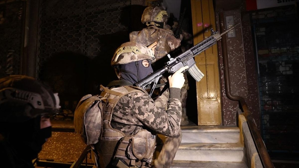 İstanbul'da DEAŞ, HTŞ ve El Kaide'ye operasyon düzenlendi