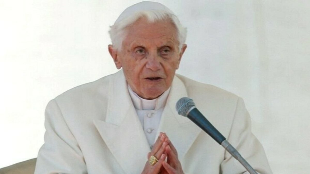 Eski Papa Benedict'in ölümü, Vatikan'da yeni yılı gölgede bıraktı